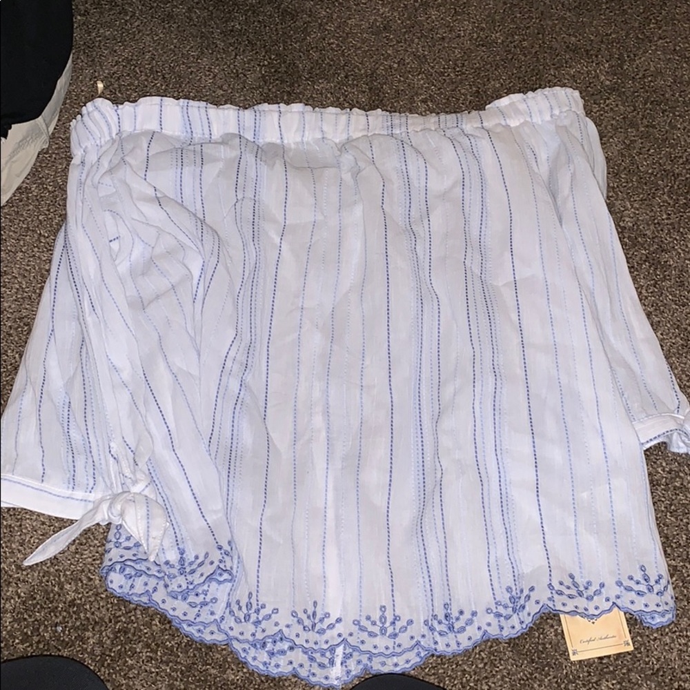 Democracy offshoulder top